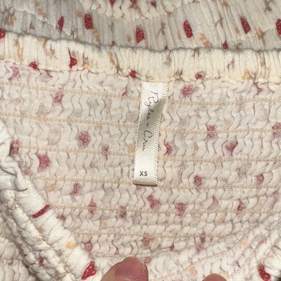 Rylee + Cru strawberry field set (top and skirt). Size XS - Picture 4 of 5